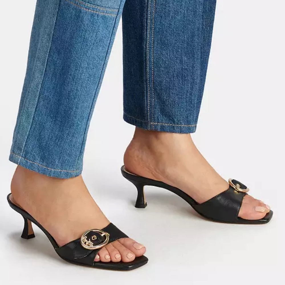 New w/o box Coach Abigail sandals size 9
